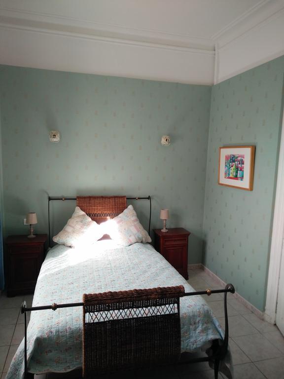 La Maison Des Palmiers Homps  Room photo